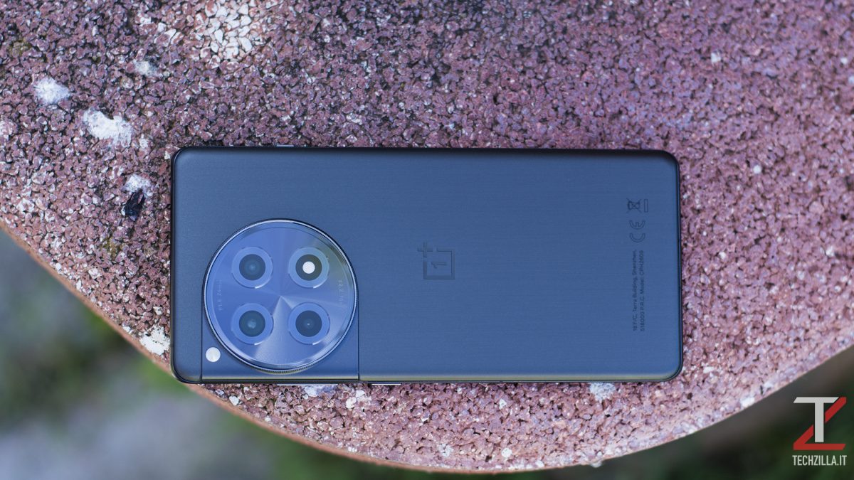 Recensione OnePlus 12R - Lo smartphone equilibrato 4 Design
